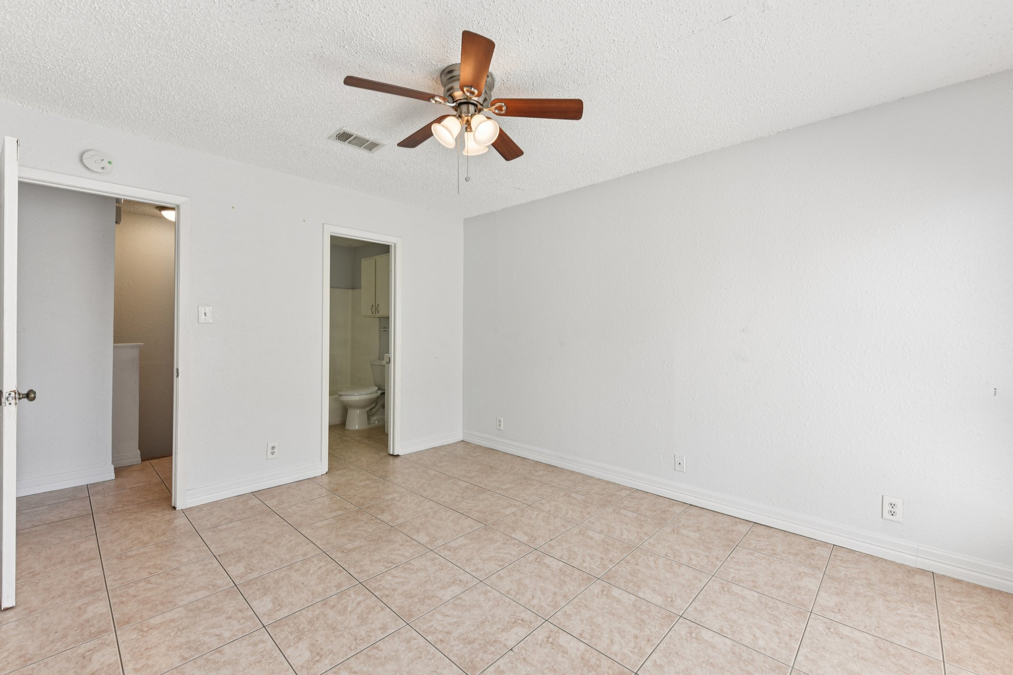 1210 Southport Dr Unit B Austin-S2502-017.jpg
