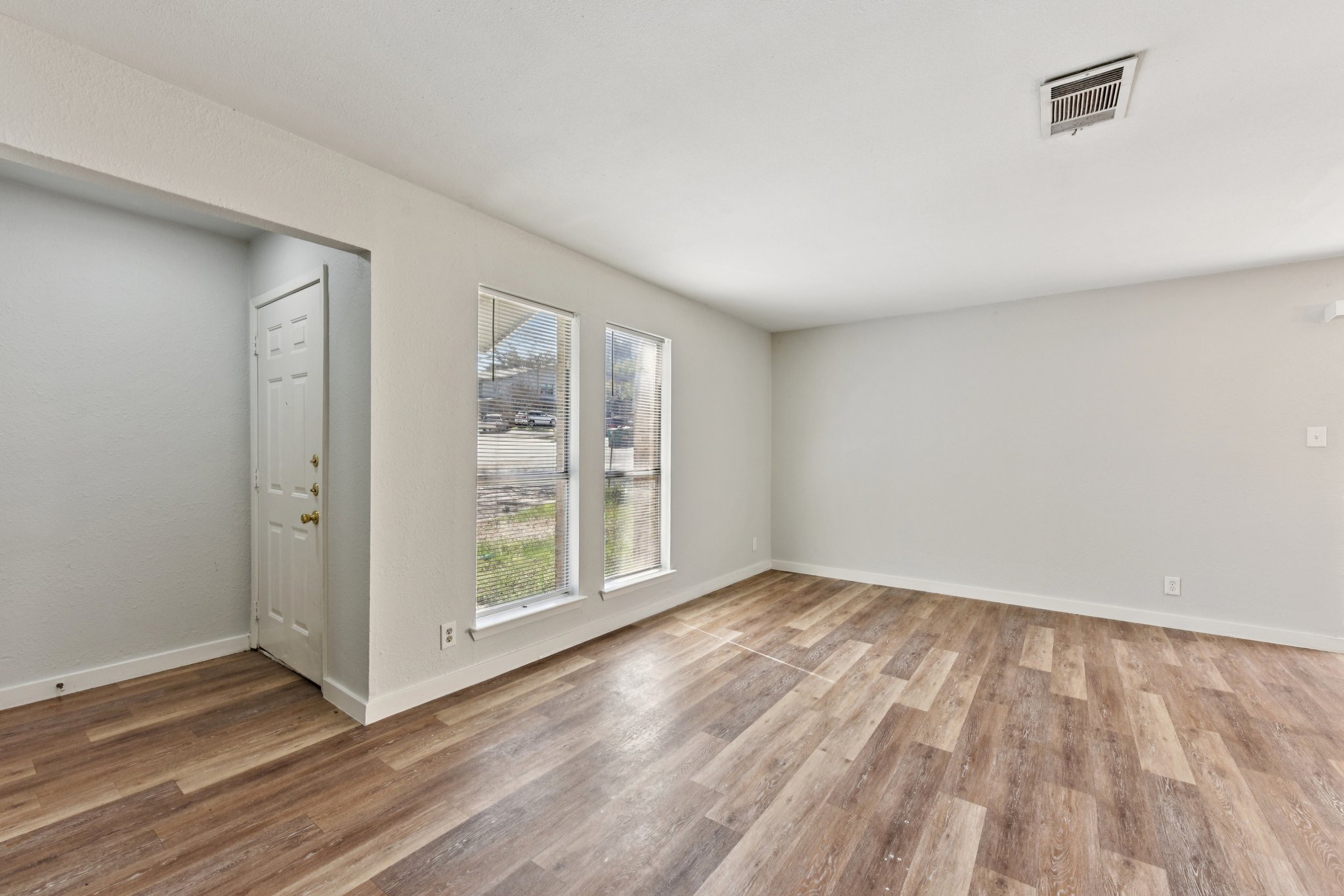 1210 Southport Dr Unit A Austin-S2502-005.jpg