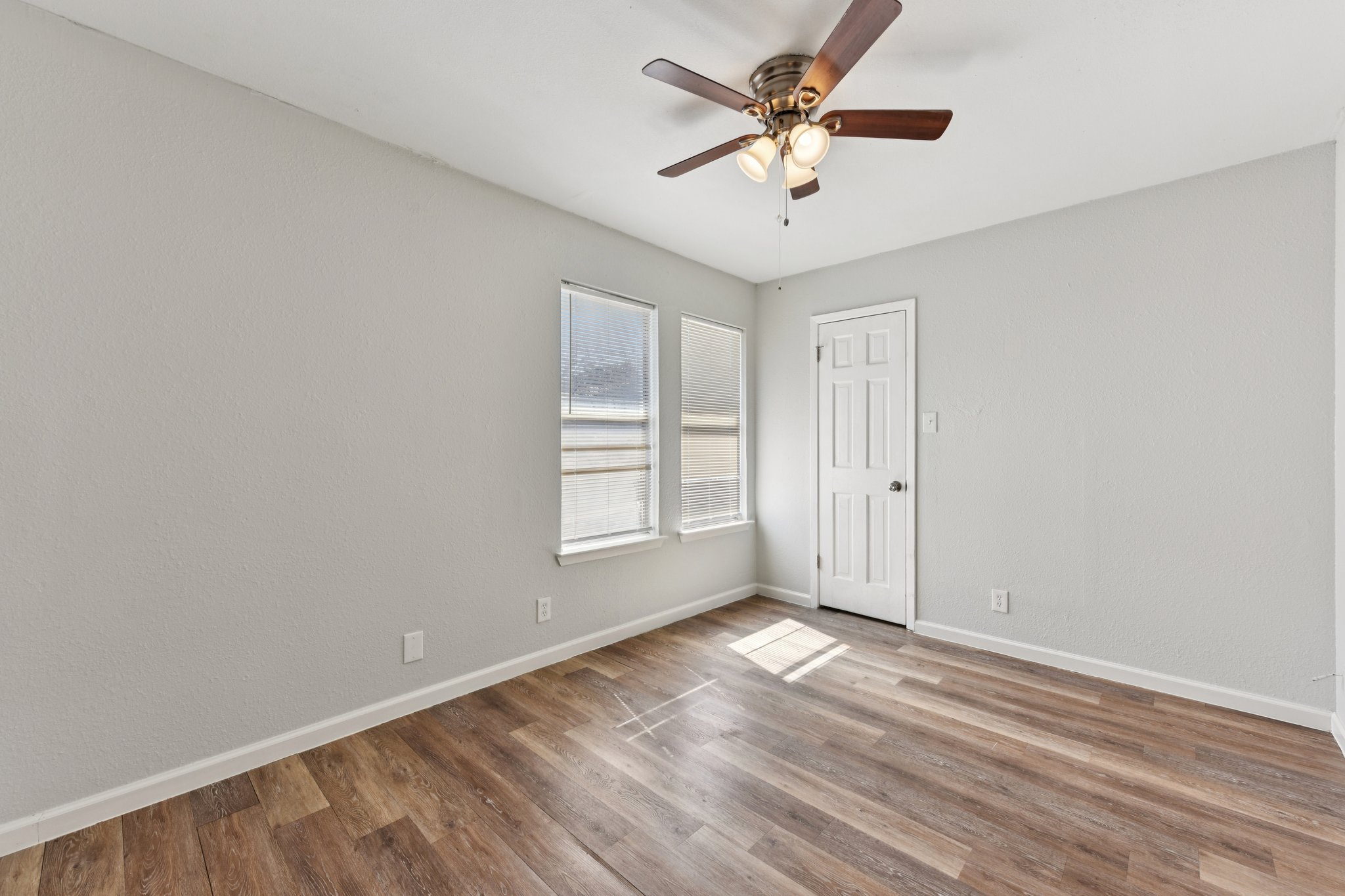 1210 Southport Dr Unit A Austin-S2502-020.jpg