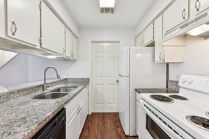 1210 Southport Dr Unit B Austin-S2502-013.jpg