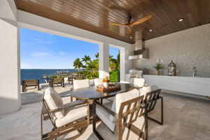 Outdoor Dining - Kitchen