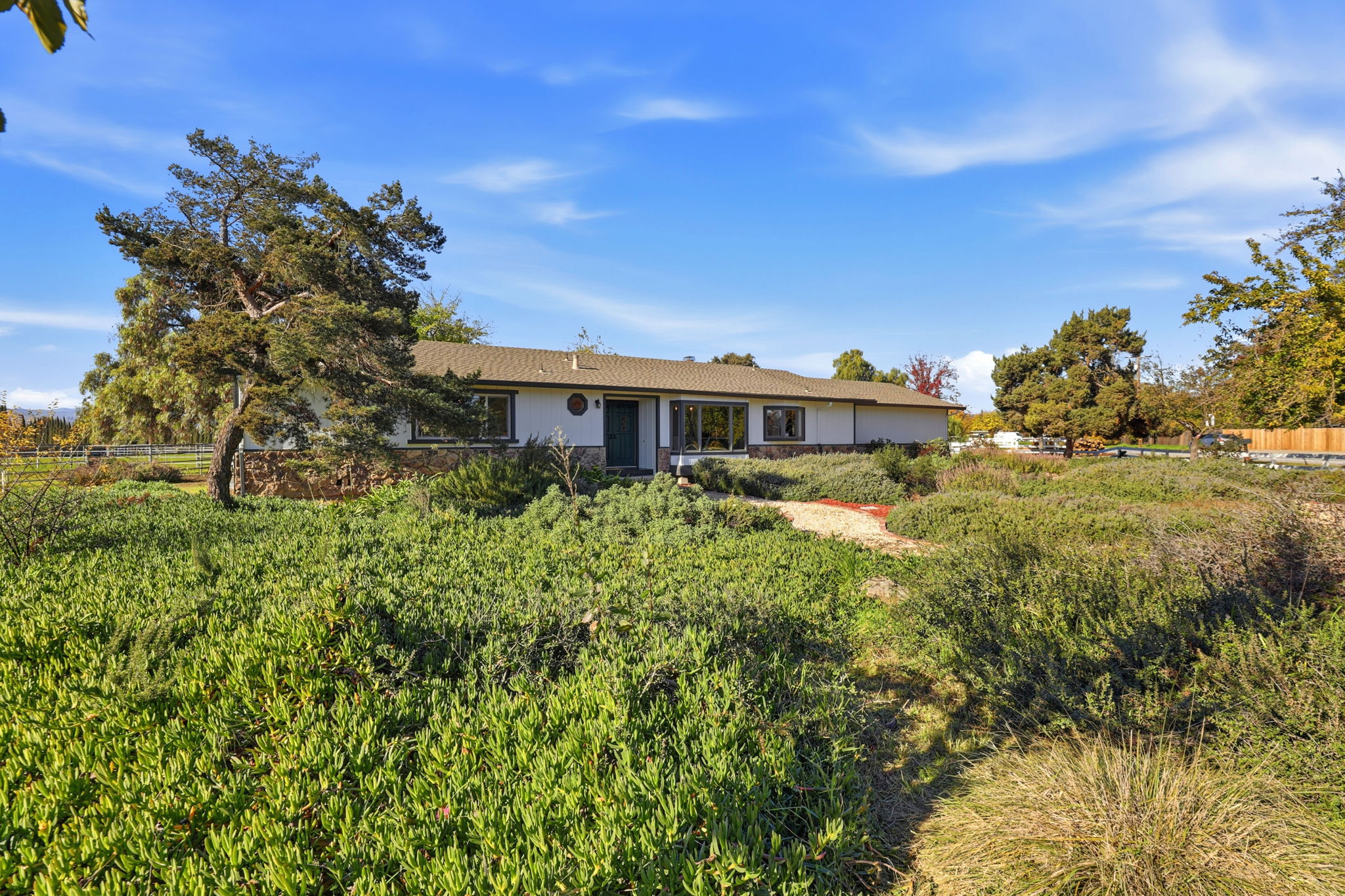 002_F8_12101 Columbet Ave