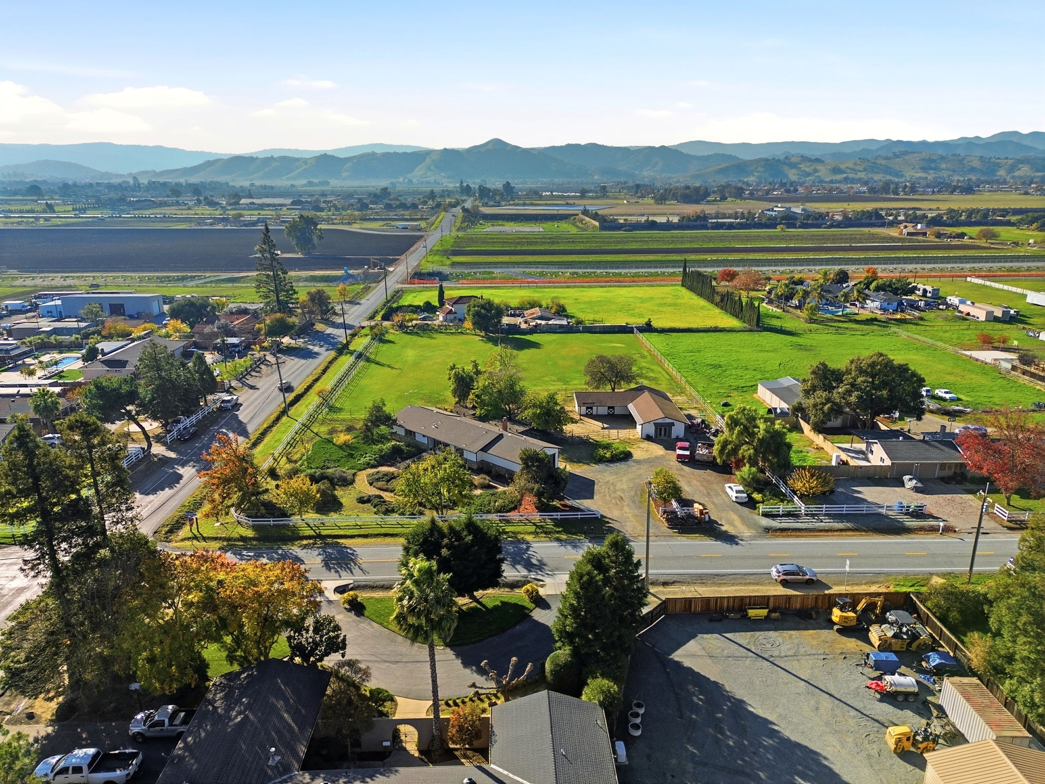017_F8_AERIAL_12101 Columbet Ave