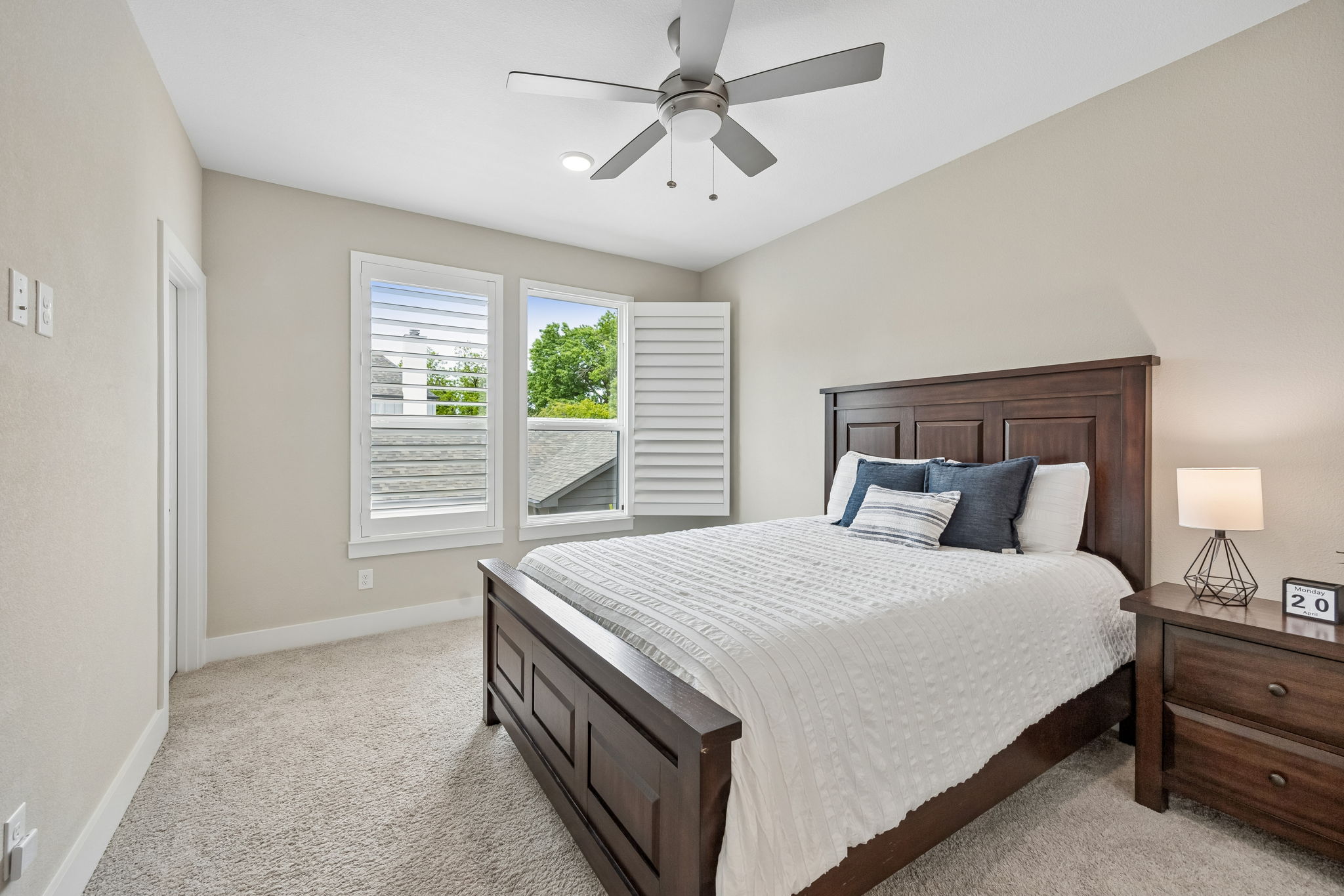 12108Fieldwood_030