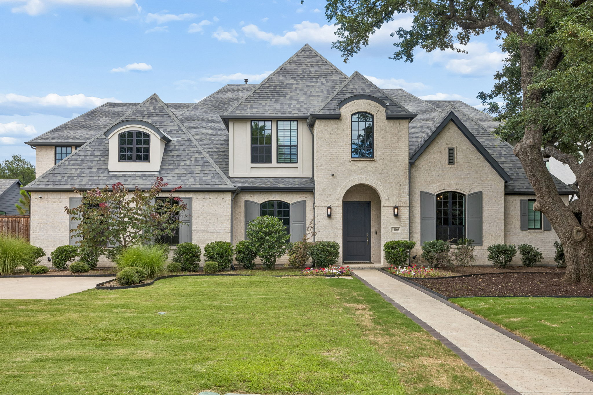 12108Fieldwood_002