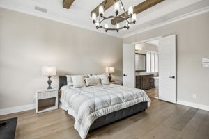 12108Fieldwood_021
