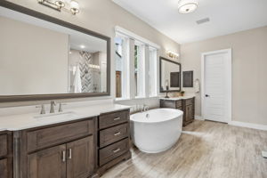 12108Fieldwood_024