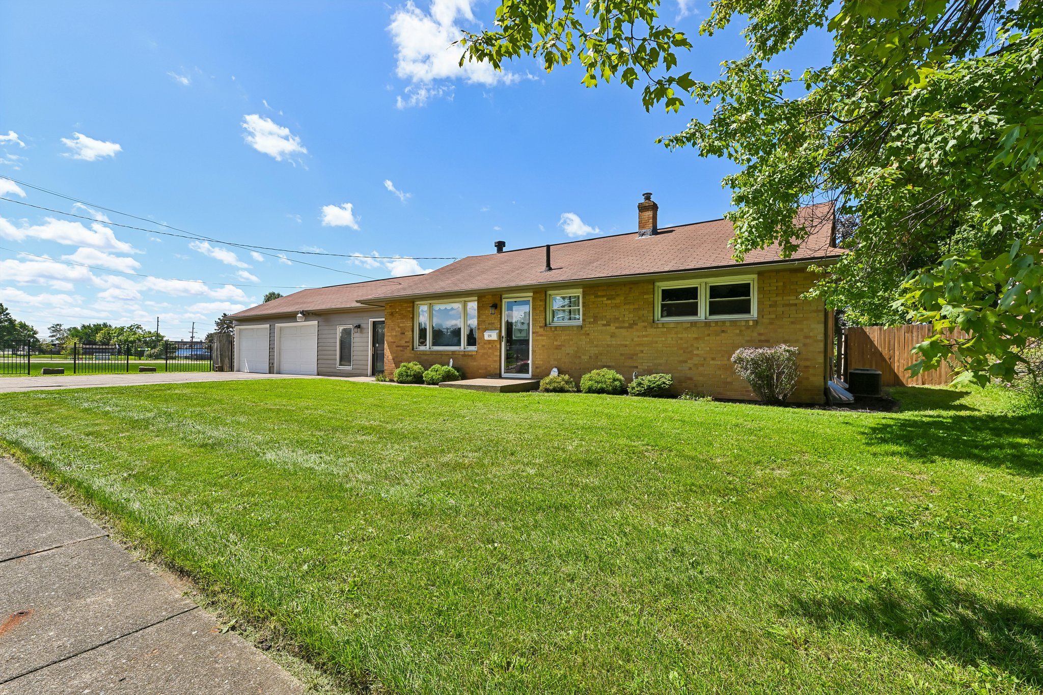 Benskin Ave SW-S2508-003.jpg