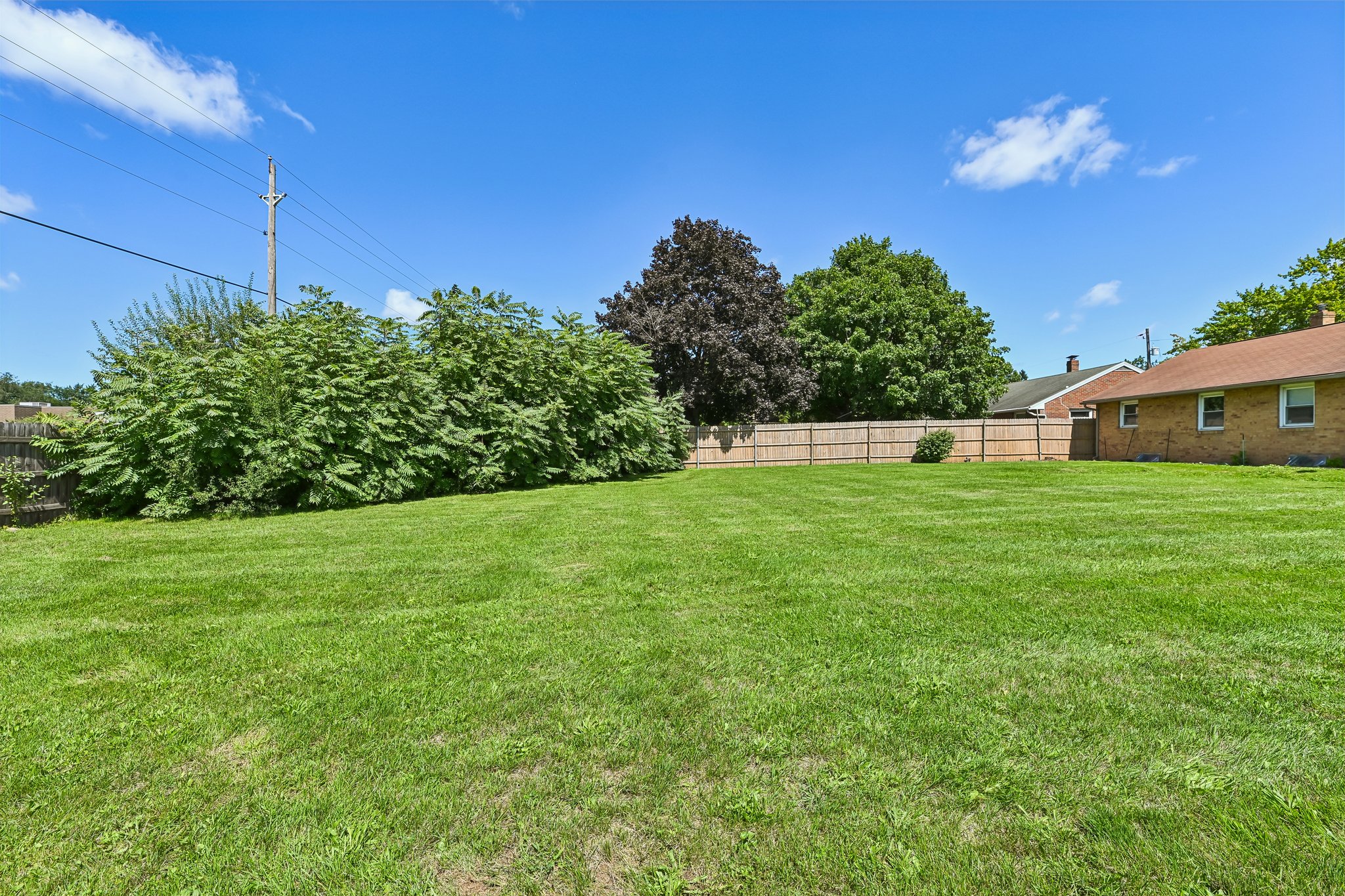 Benskin Ave SW-S2508-025.jpg