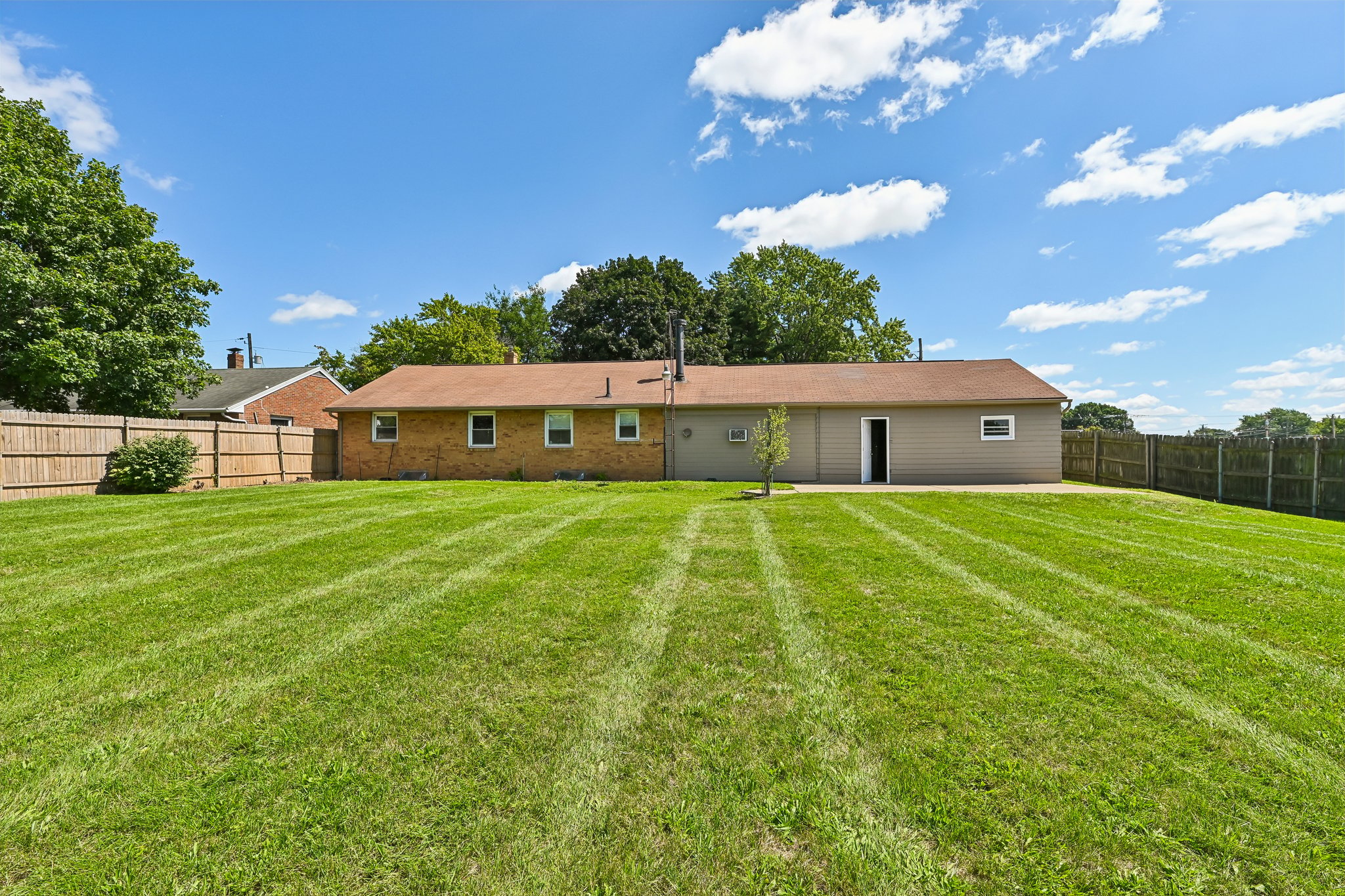 Benskin Ave SW-S2508-027.jpg