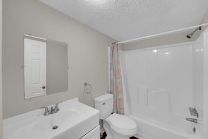  Photo 32