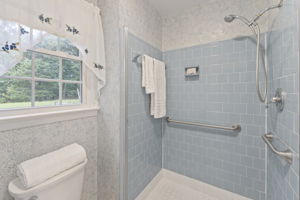  Photo 40