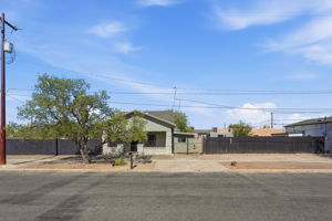  Photo 0