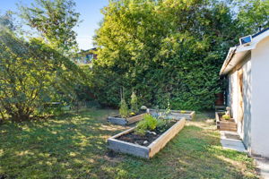  Photo 34