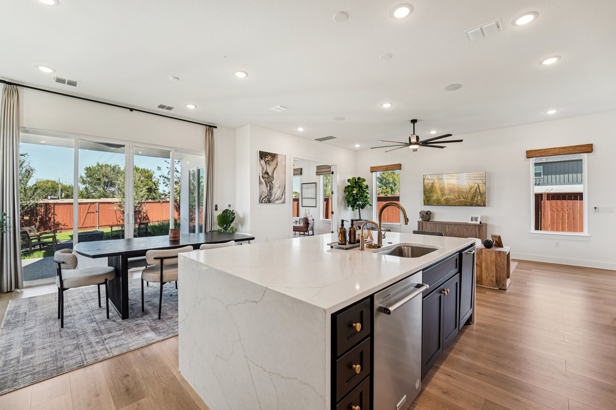 171802 - 12110 Cearley Dr, Austin, TX 78758-S0811-014.jpg