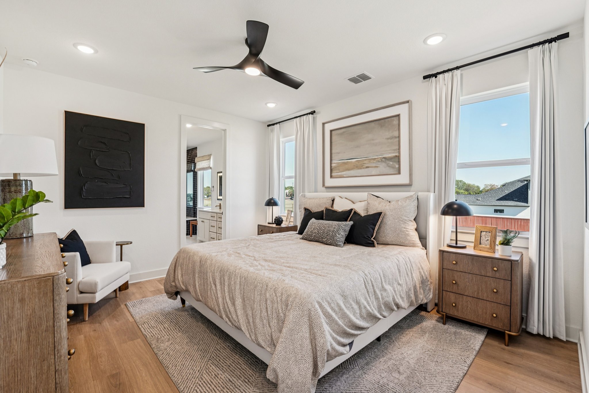 171802 - 12110 Cearley Dr, Austin, TX 78758-S0811-033.jpg