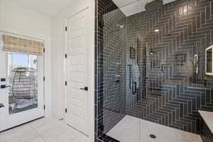 171802 - 12110 Cearley Dr, Austin, TX 78758-S0811-036.jpg