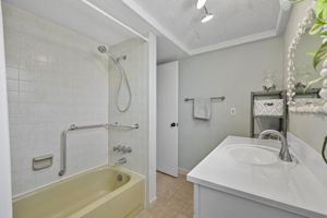  Photo 31