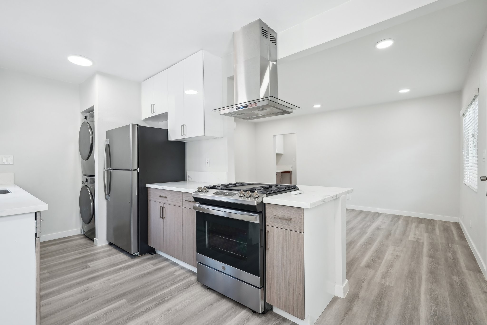 12111 Washington Pl 1_2 Los Angeles-0105-009.jpg