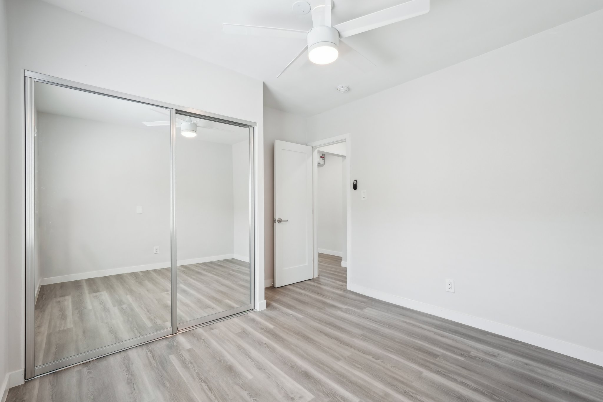12111 Washington Pl 1_2 Los Angeles-0105-012.jpg