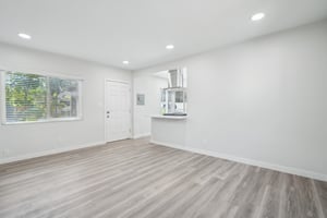 12111 Washington Pl 1_2 Los Angeles-0105-006.jpg