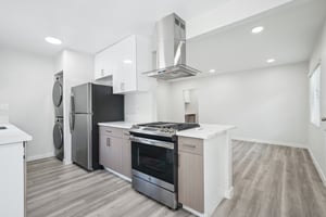 12111 Washington Pl 1_2 Los Angeles-0105-009.jpg