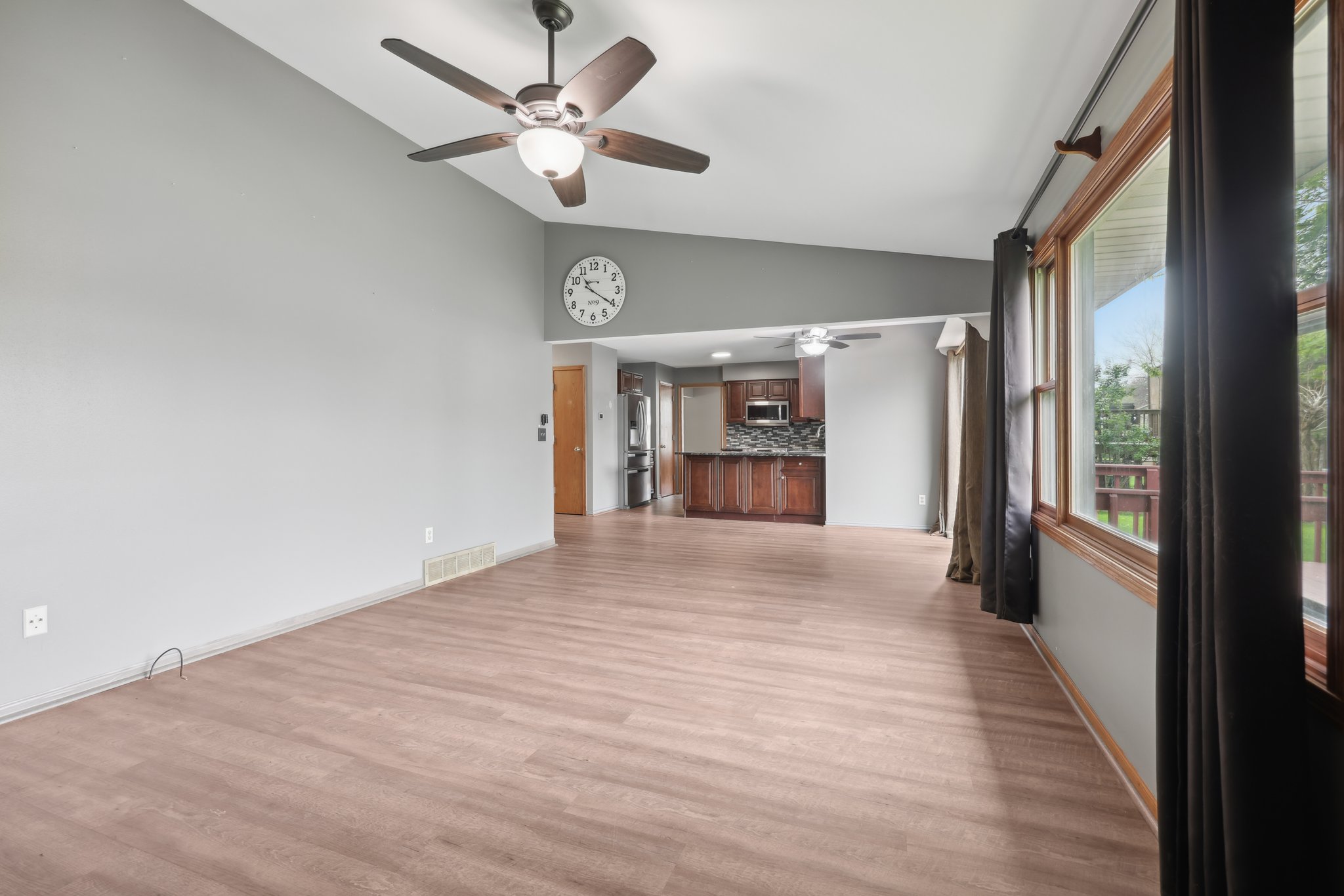 N Glenwood Cir-1405-009.jpg