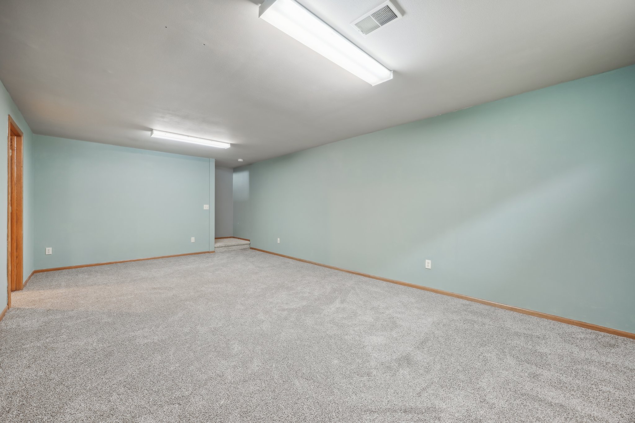 N Glenwood Cir-1405-024.jpg