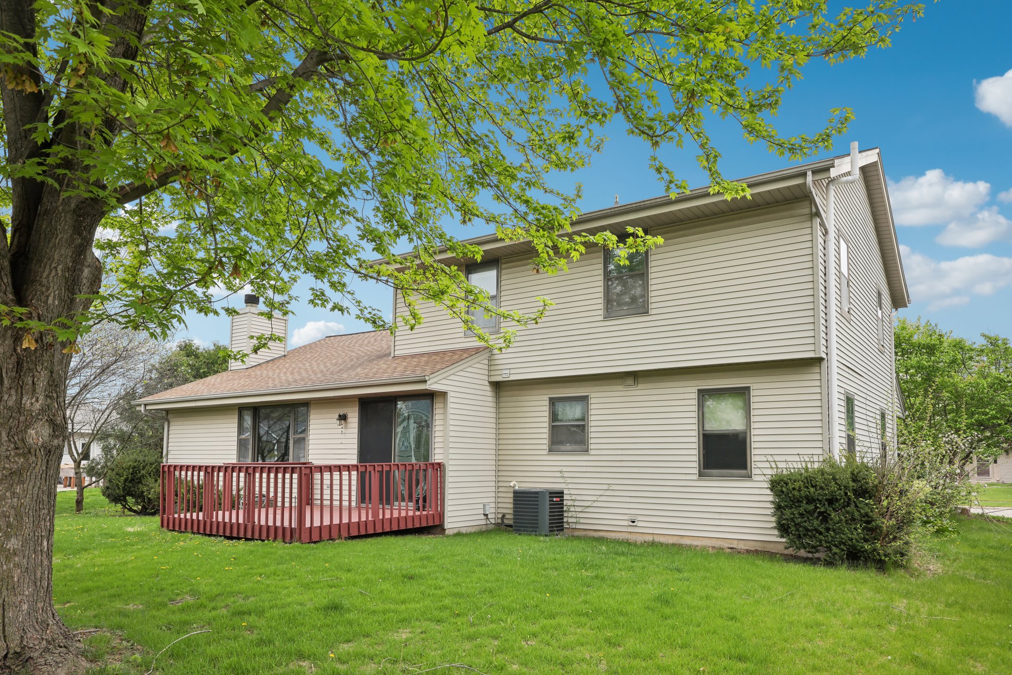 N Glenwood Cir-1405-035.jpg