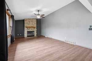 N Glenwood Cir-1405-008.jpg