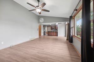 N Glenwood Cir-1405-009.jpg