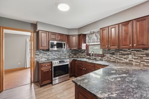 N Glenwood Cir-1405-011.jpg