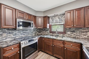 N Glenwood Cir-1405-014.jpg