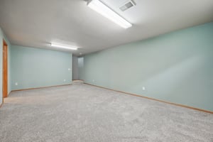 N Glenwood Cir-1405-024.jpg