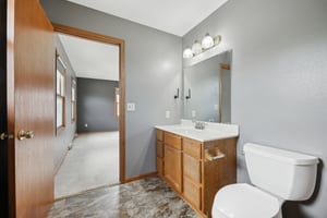 N Glenwood Cir-1405-031.jpg
