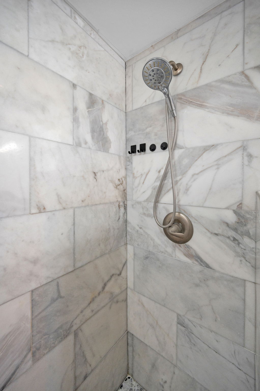 Master Bathroom1b