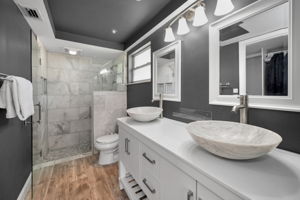 Master Bathroom1a