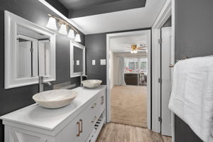 Master Bathroom1c