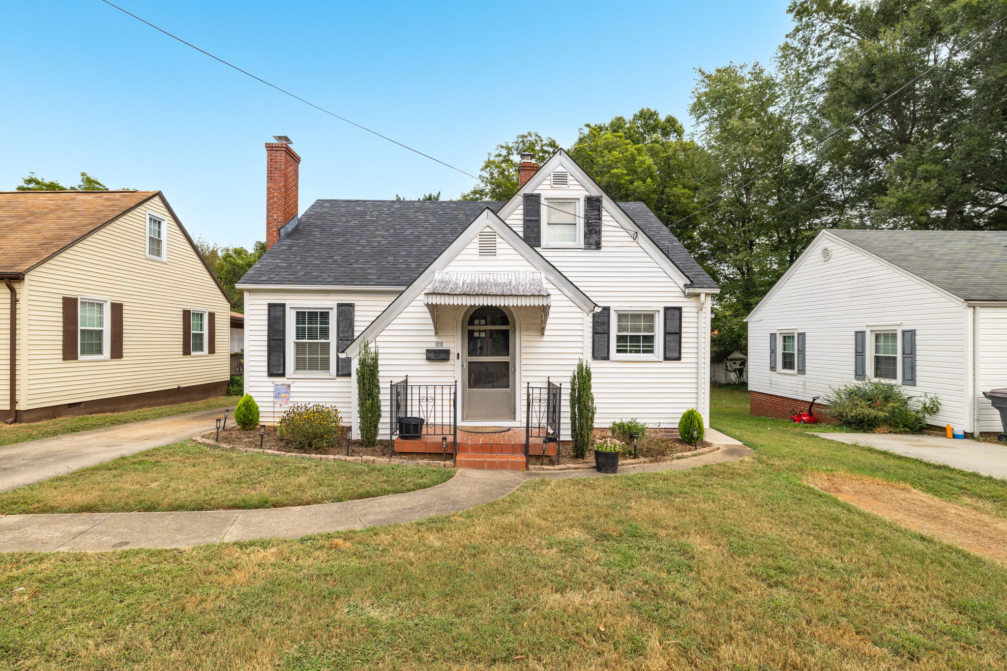1213 Barnes St-1