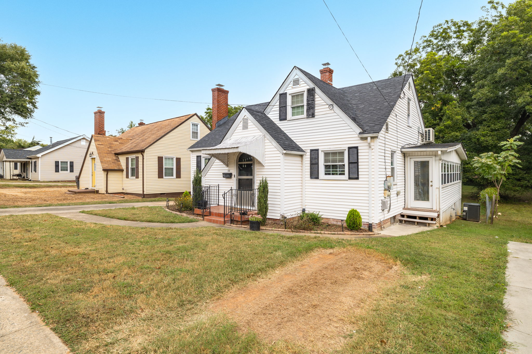 1213 Barnes St-2