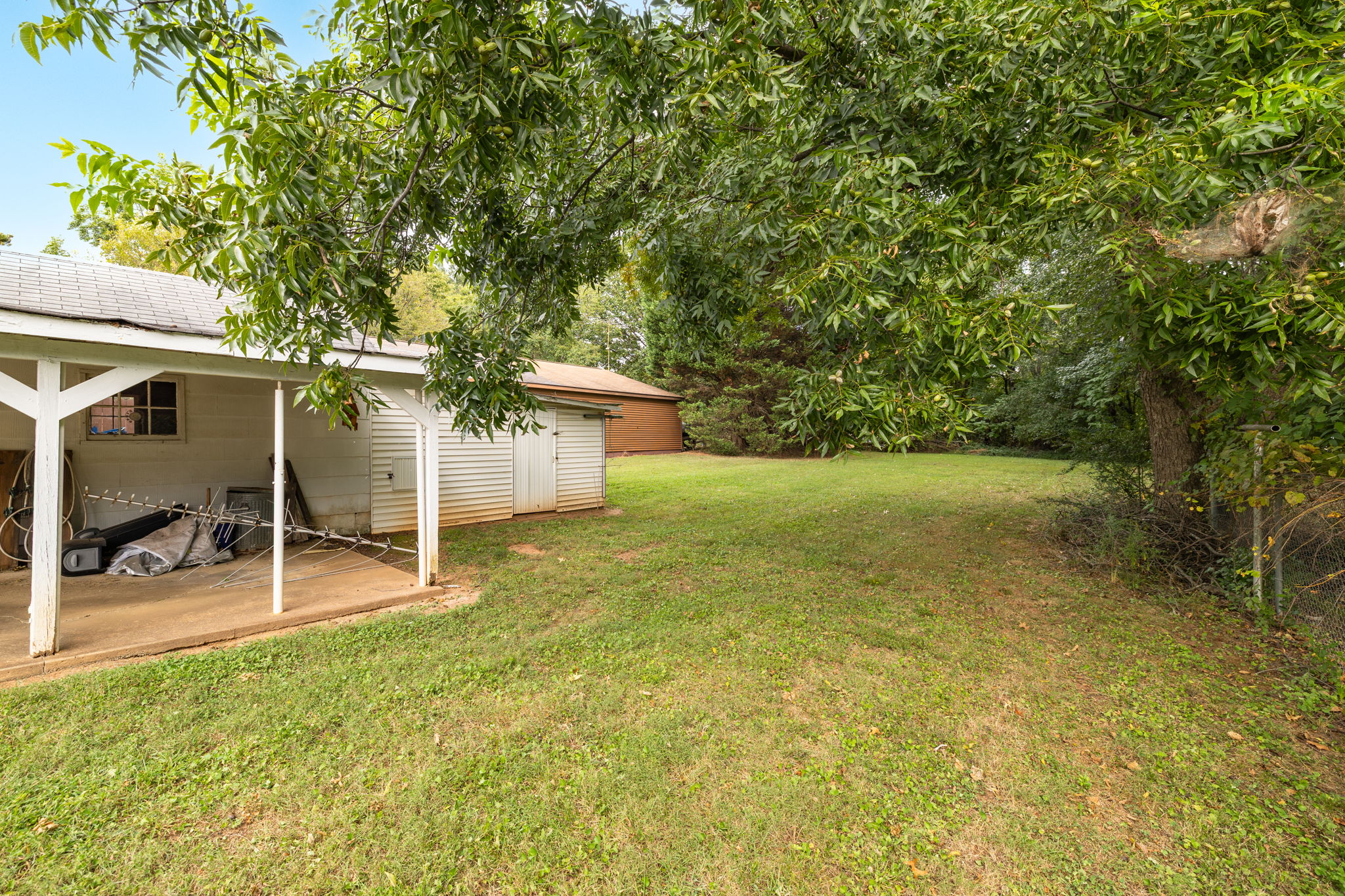 1213 Barnes St-26