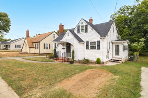 1213 Barnes St-2
