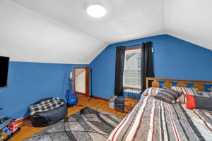 1213 Barnes St-17