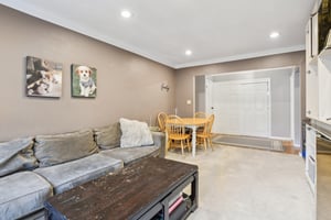 E Broadway-1405-005.jpg
