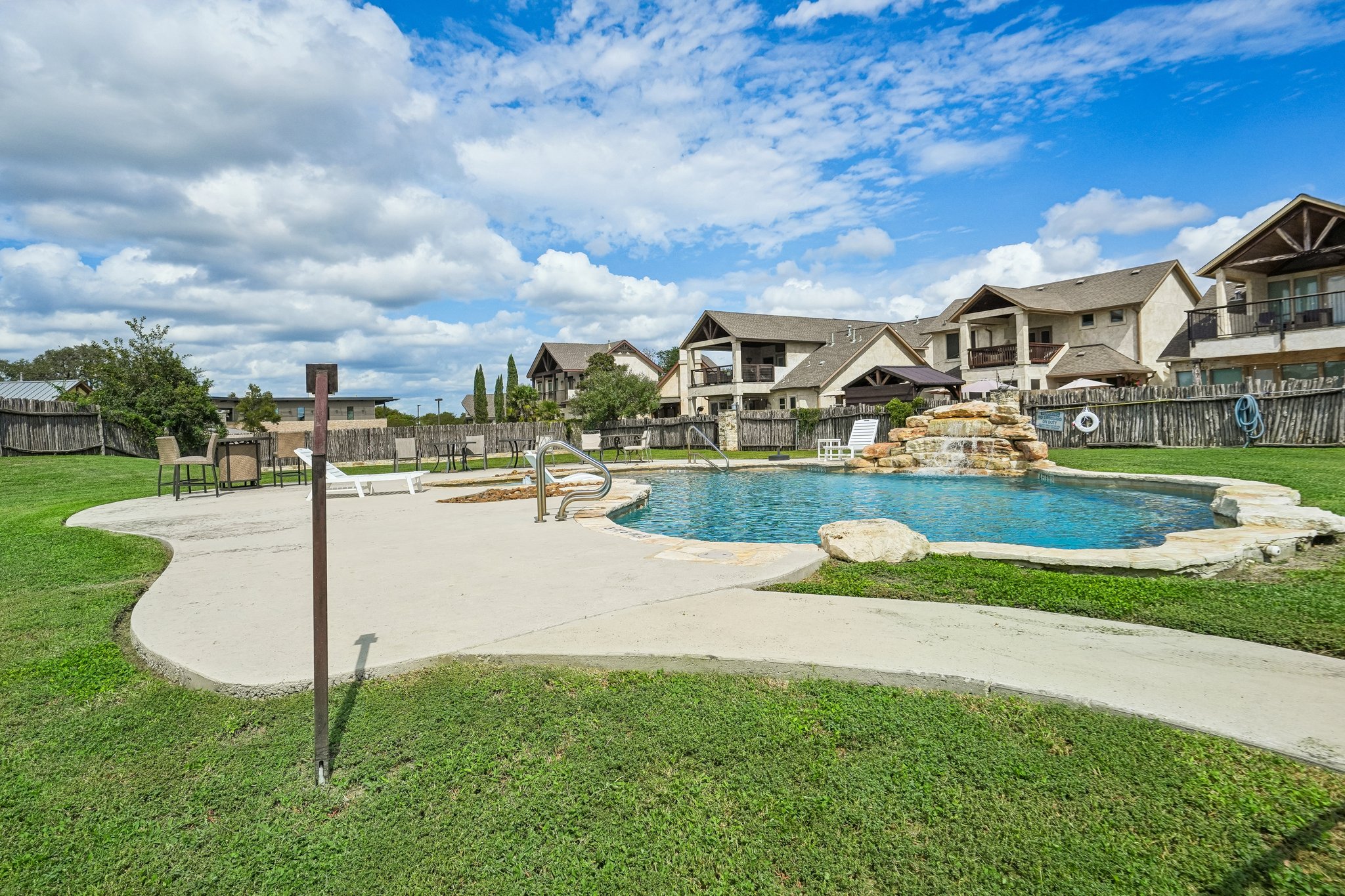 Gruene Vine Ct-1410-902.jpg