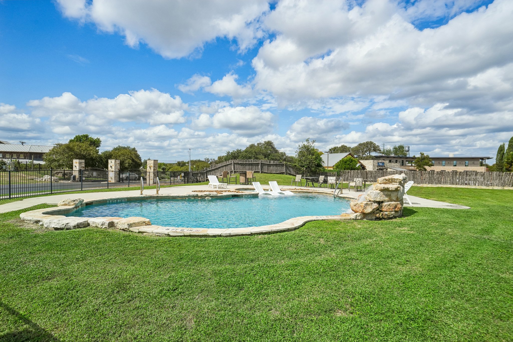 Gruene Vine Ct-1410-903.jpg