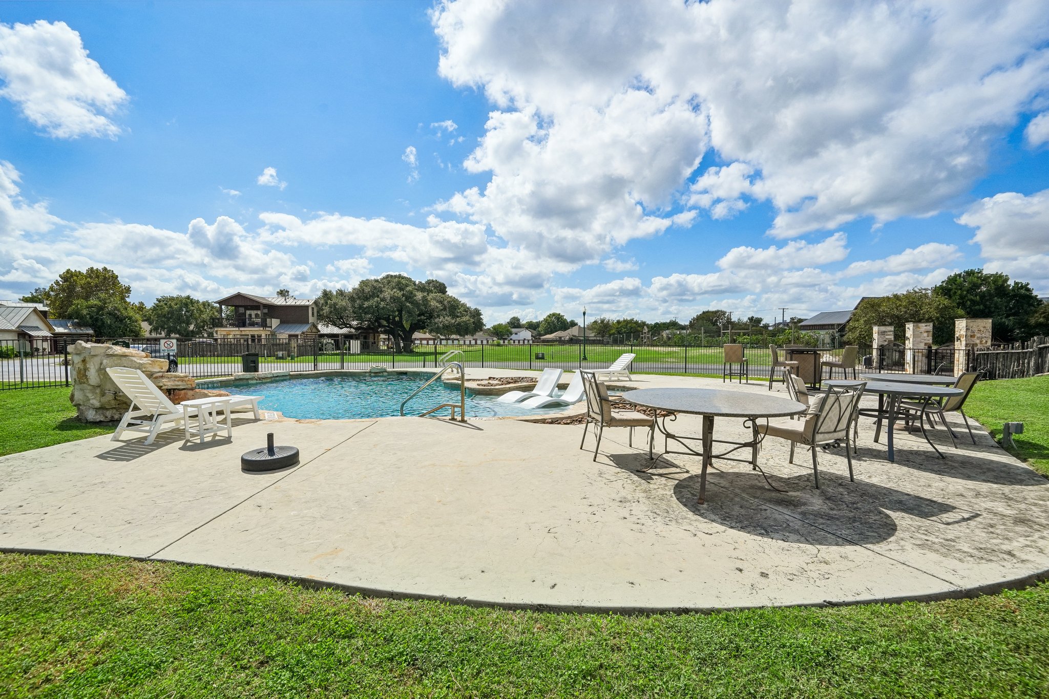 Gruene Vine Ct-1410-904.jpg