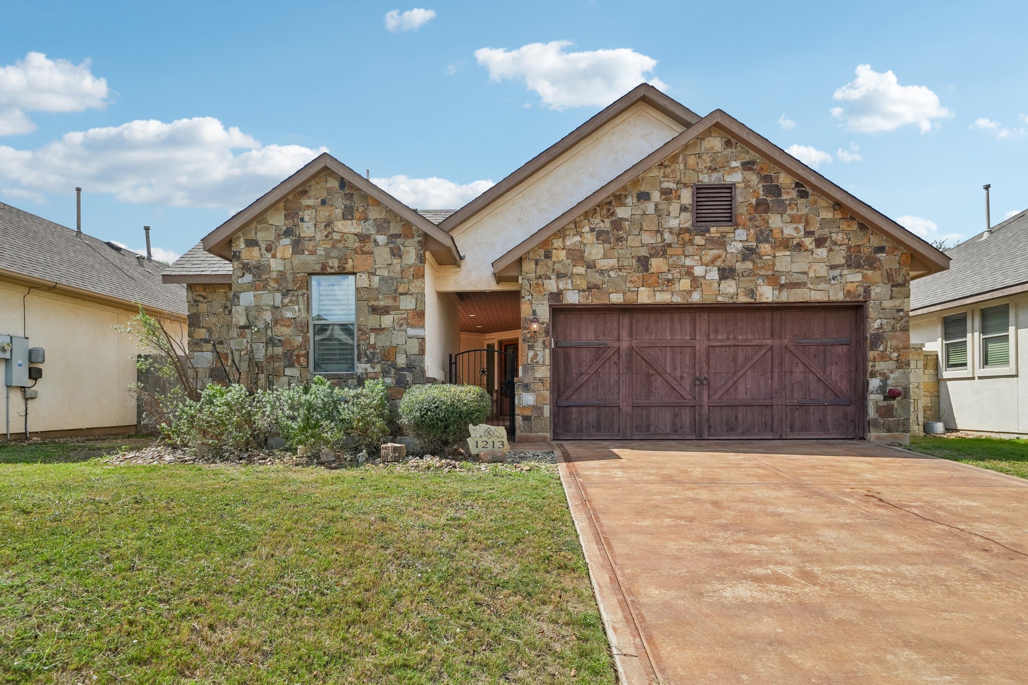 Gruene Vine Ct-S1410-002.jpg