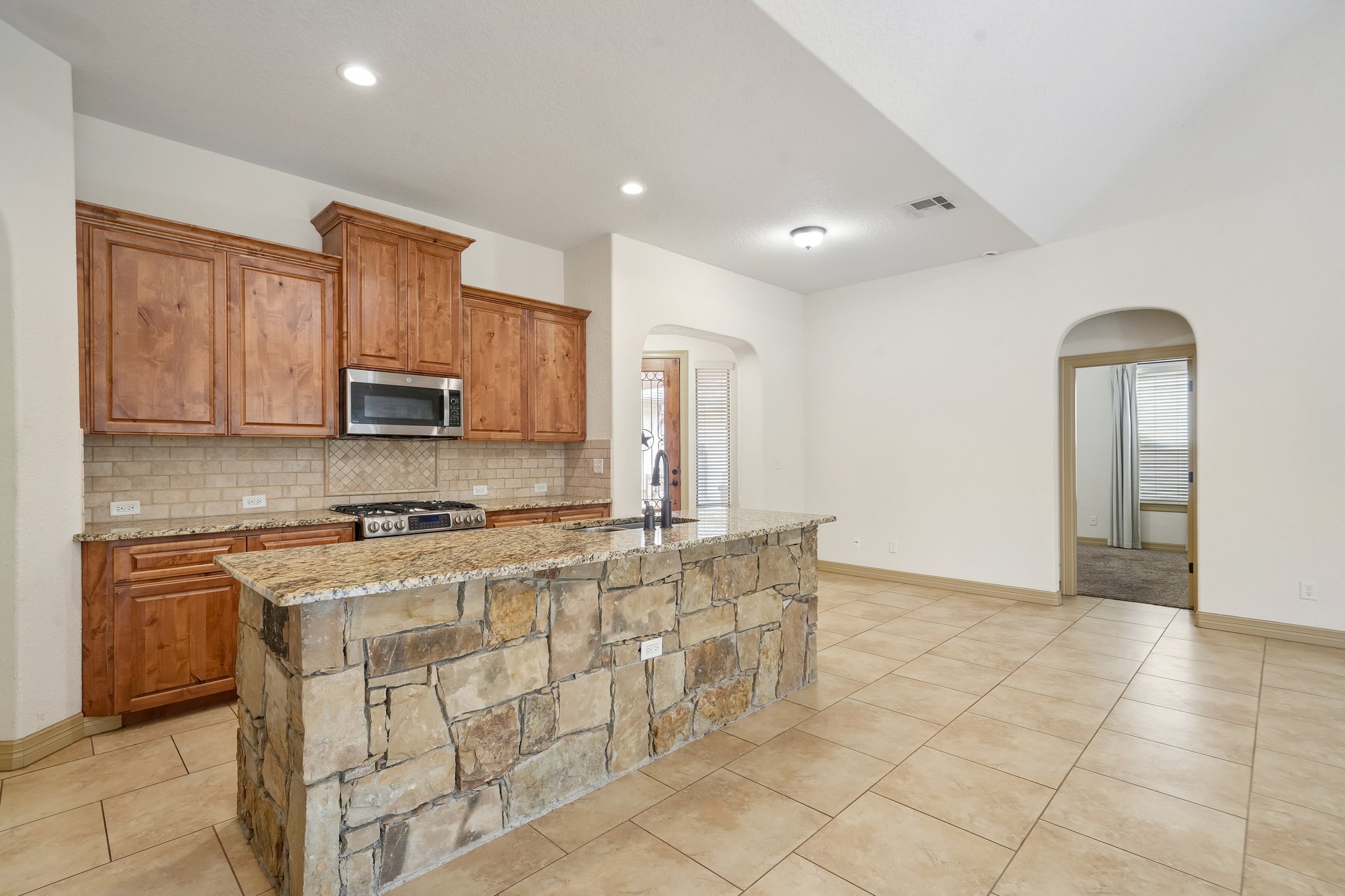 Gruene Vine Ct-S1410-012.jpg