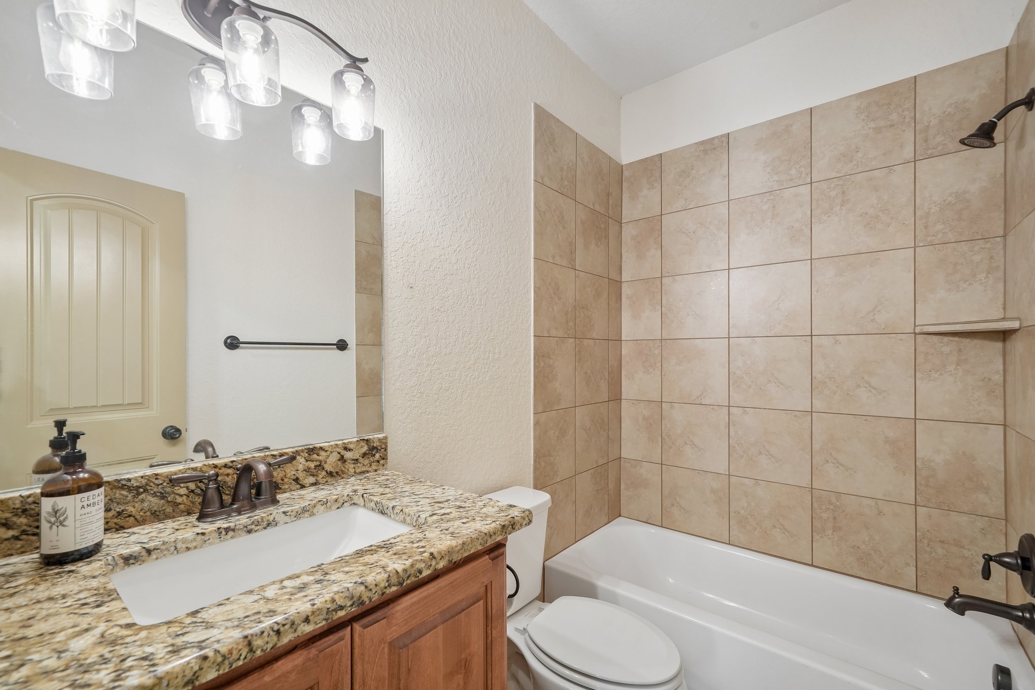 Gruene Vine Ct-S1410-018.jpg